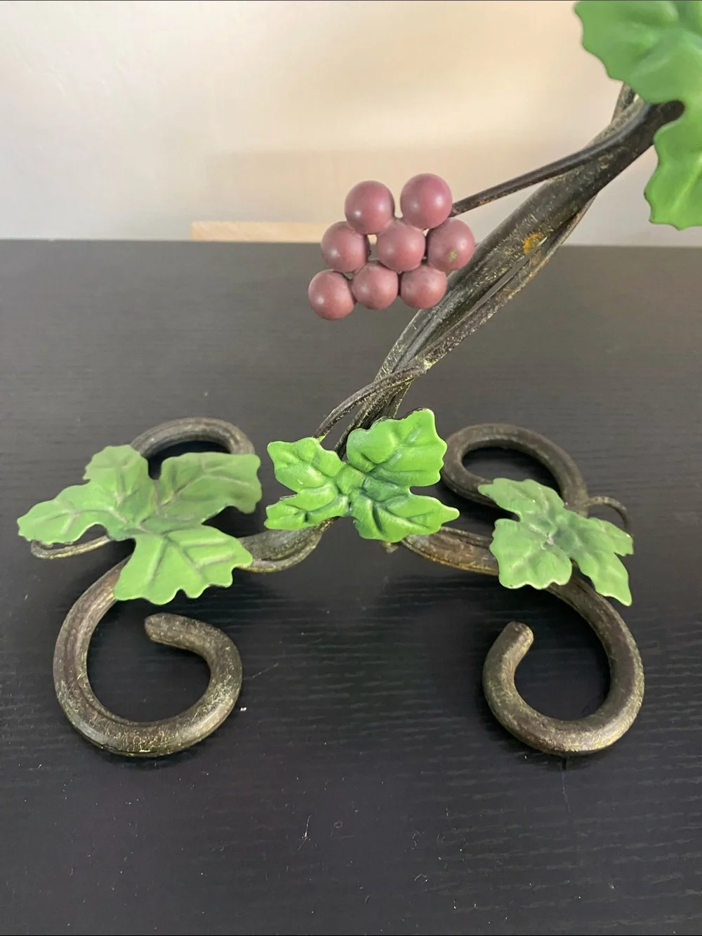 Decorative Metal Green Leaf Table Clock - Vintage Vine Design
